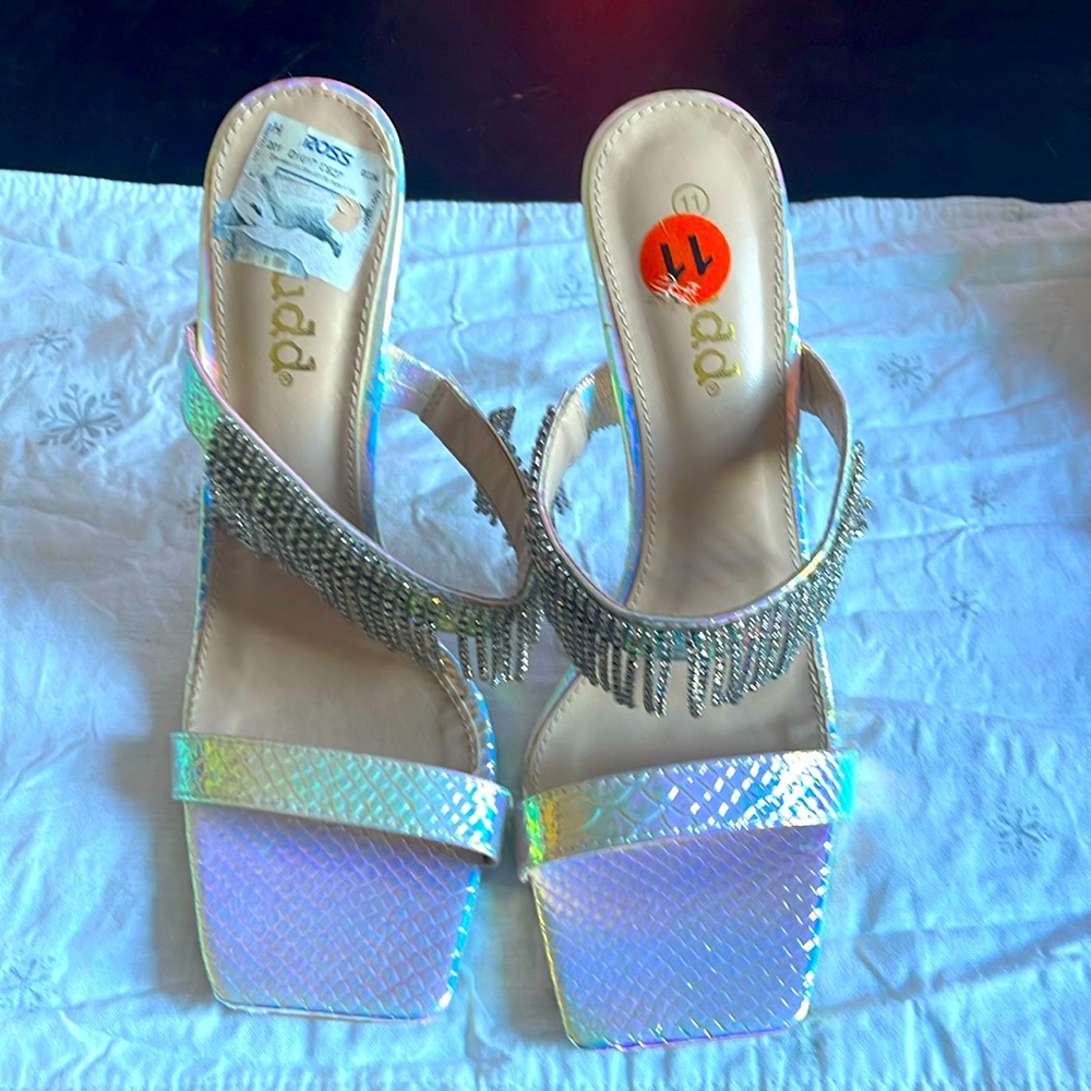 NWT Mudd iridescent 5 inch heels with rhinestone fringe